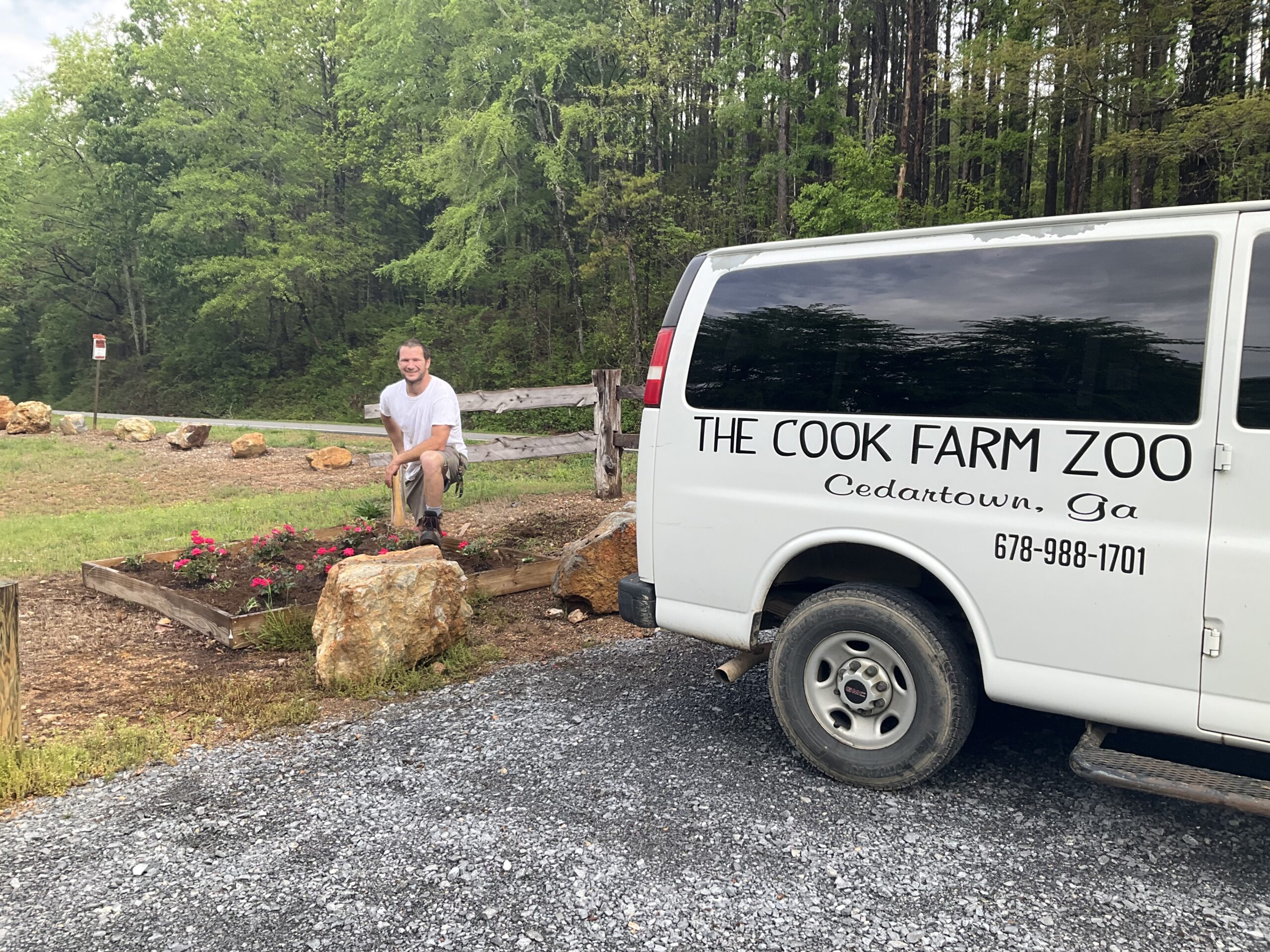 Earth Day planting at Potts Hollow Trailhead despite wet weather